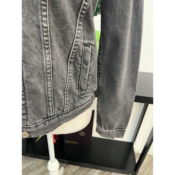 Gap Women’s  Denim Jacket Medium Wash XS Long Sleeve Button Down With Pockets - Picture 13 of 15